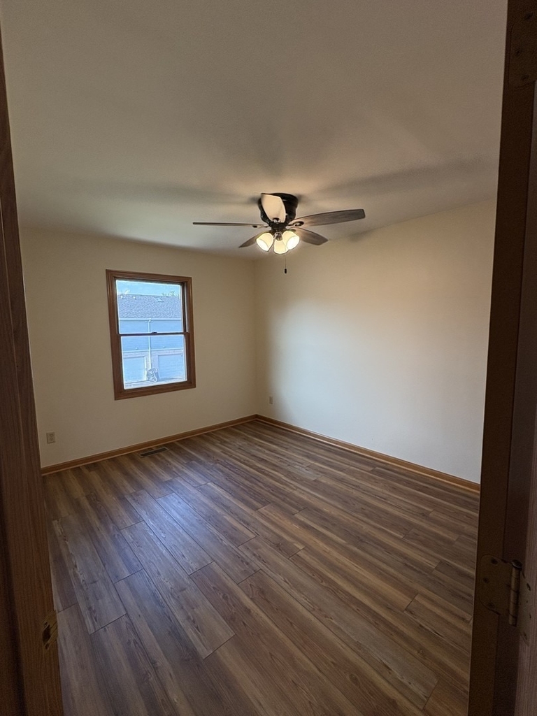 655 Hill Street - Photo 15