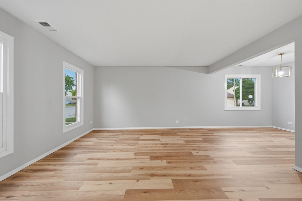 5039 Chambers Drive - Photo 12