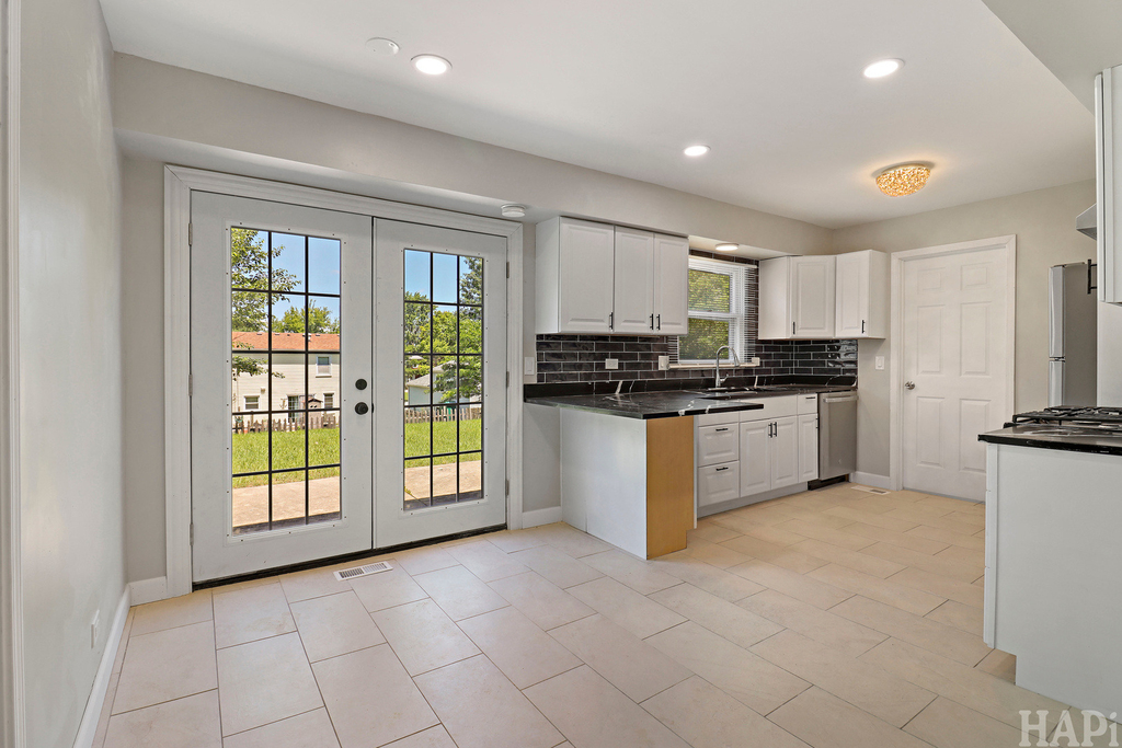 2208 Kensington Drive - Photo 18