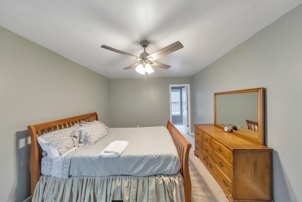 179 Holbrook Drive - Photo 4