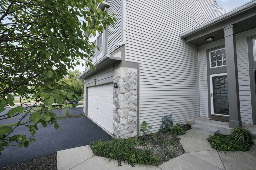 3224 Bromley Lane - Photo 2
