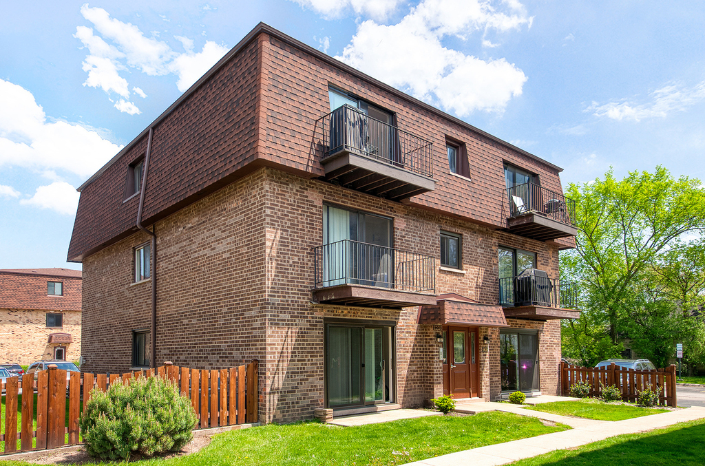 9619 Bianco Terrace - Photo 0