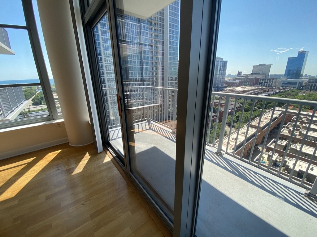 1600 S Prairie Avenue - Photo 8