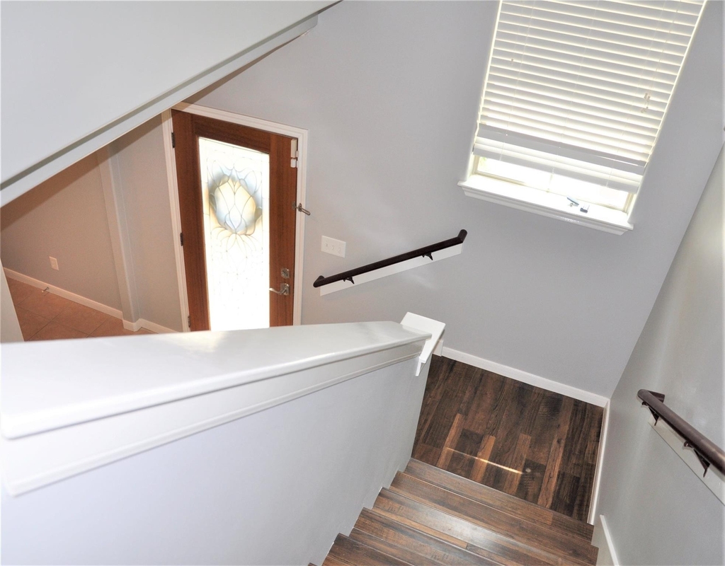 9010 Laverne Park Lane - Photo 17