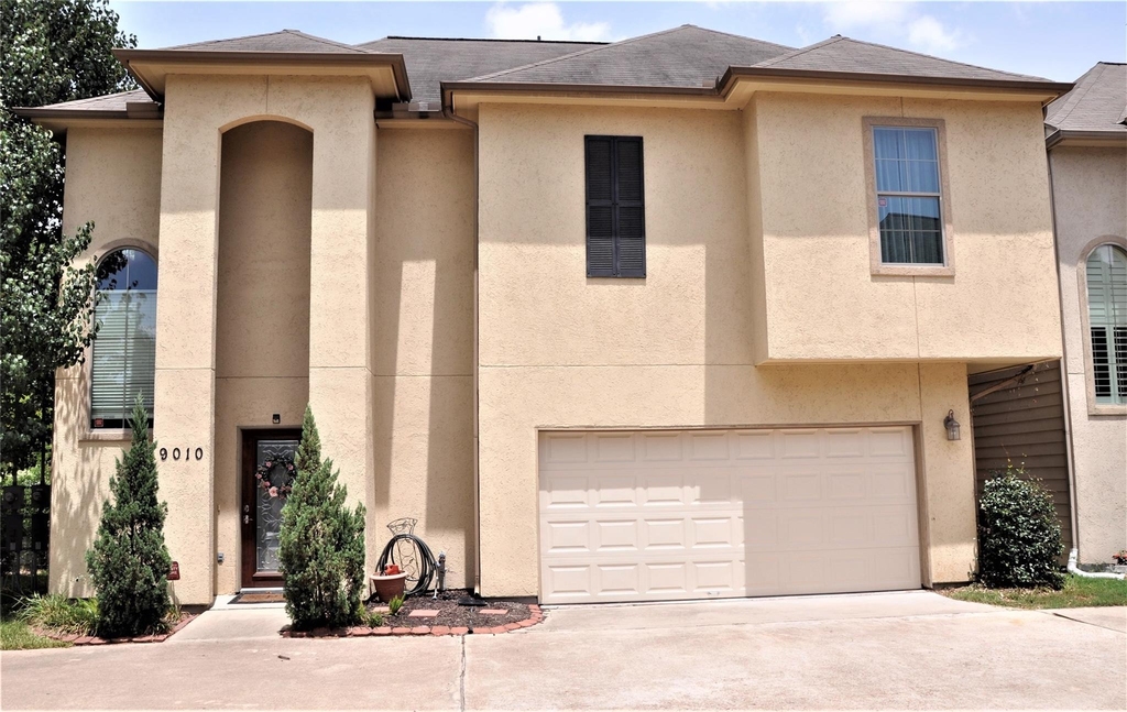 9010 Laverne Park Lane - Photo 1