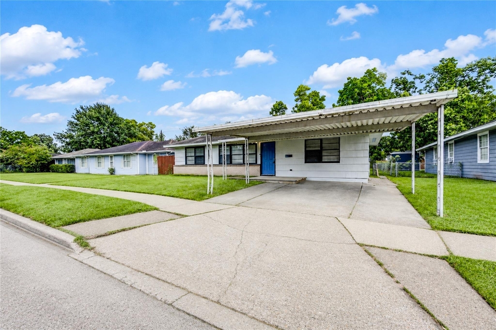 1206 Gary Avenue - Photo 1