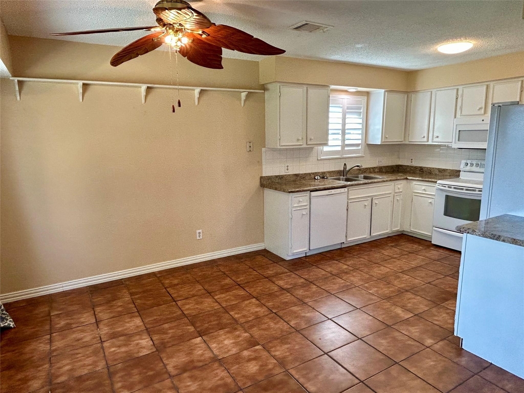 22330 Coriander Drive - Photo 5