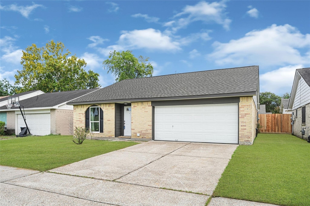15322 Bedford Glen Drive - Photo 2