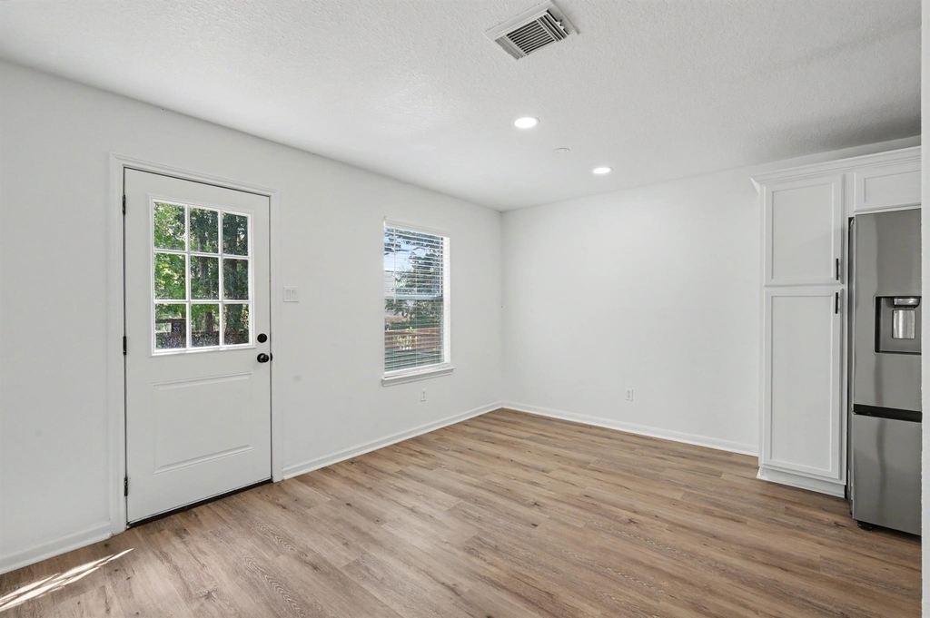 6894 Stillwater Drive - Photo 11