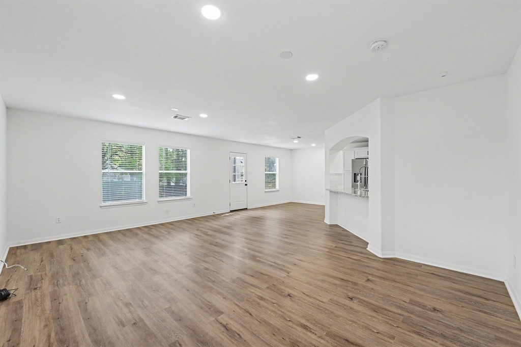 6894 Stillwater Drive - Photo 3