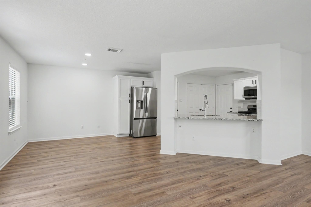 6894 Stillwater Drive - Photo 5