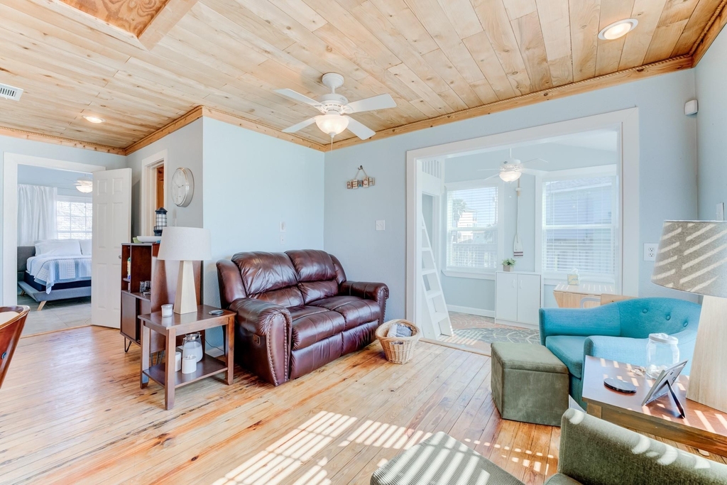 4211 Surf Drive - Photo 17