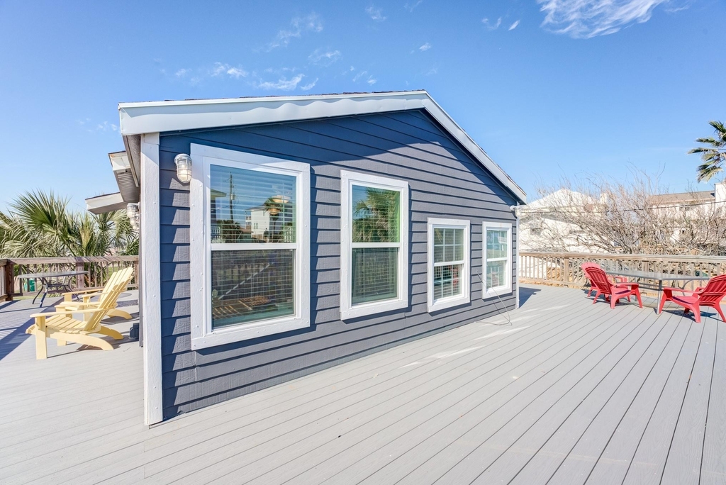 4211 Surf Drive - Photo 31