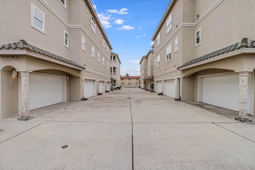 14910 Leeward Drive - Photo 3