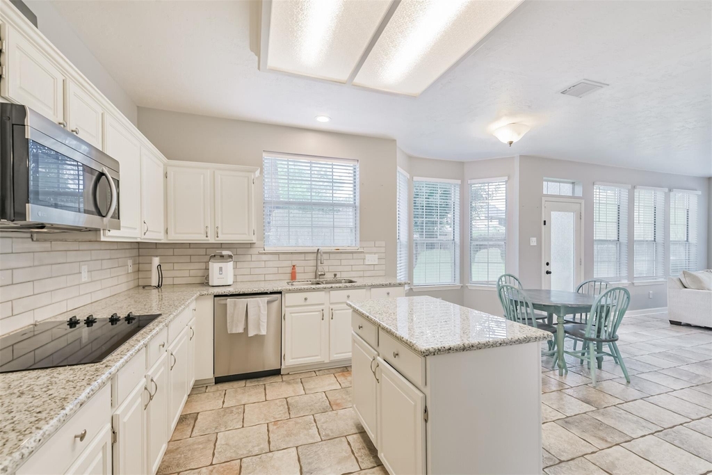 20422 Maple Meadows Court - Photo 17