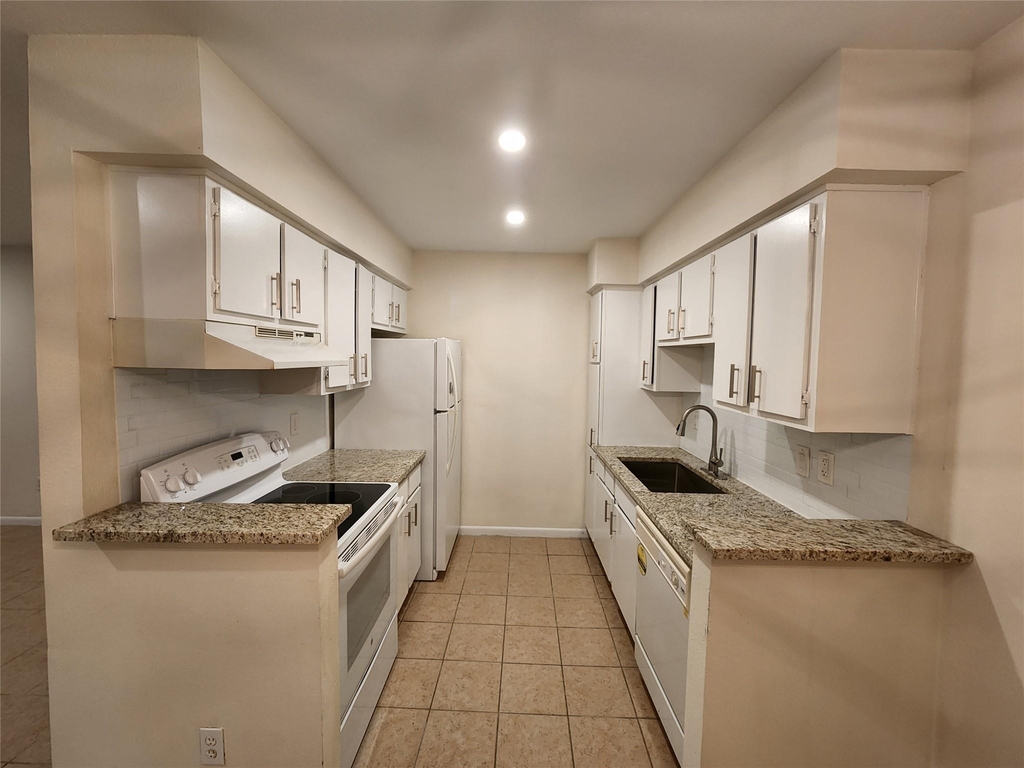 2250 Bering Drive - Photo 3