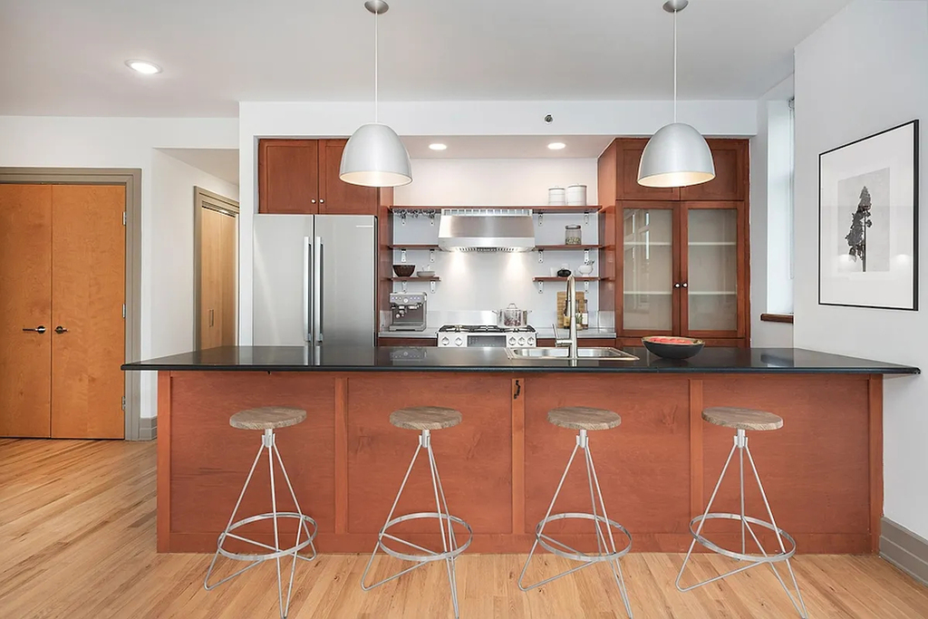 Copy of 65 Washington Street, Unit 6a - Photo 0