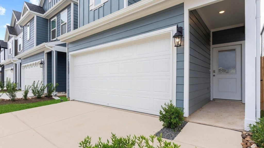 28218 Meadowlark Sky Drive - Photo 2