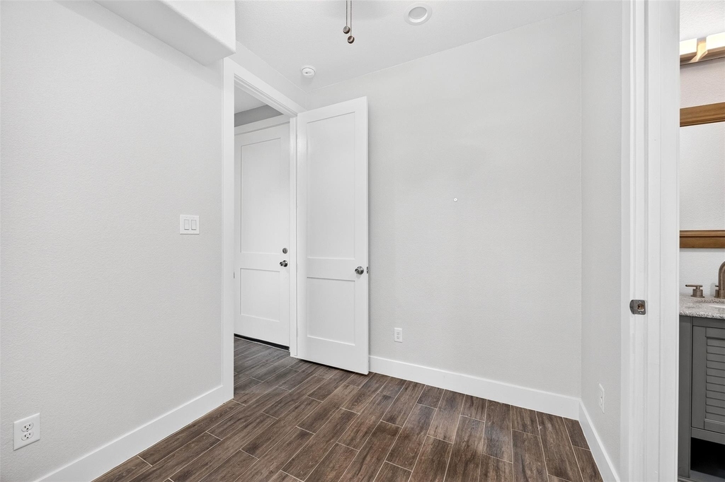 2310 Detering Street - Photo 8