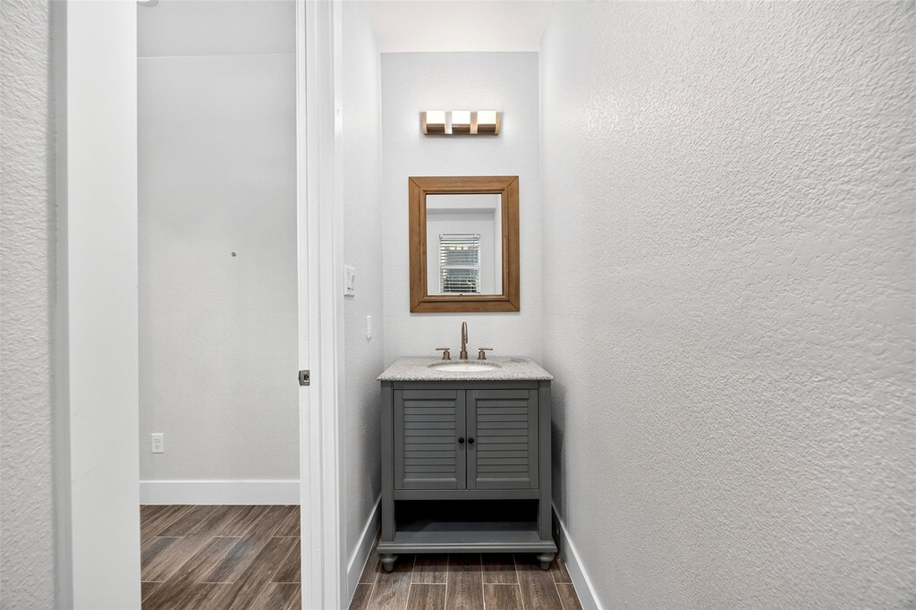 2310 Detering Street - Photo 9
