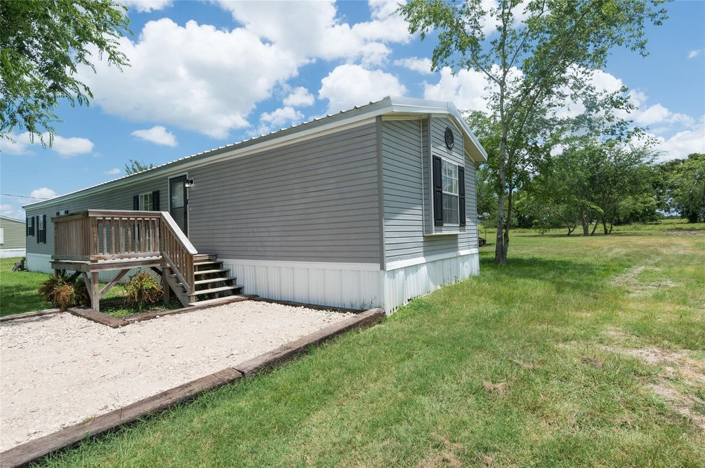 2592 County Road 152 - Photo 3