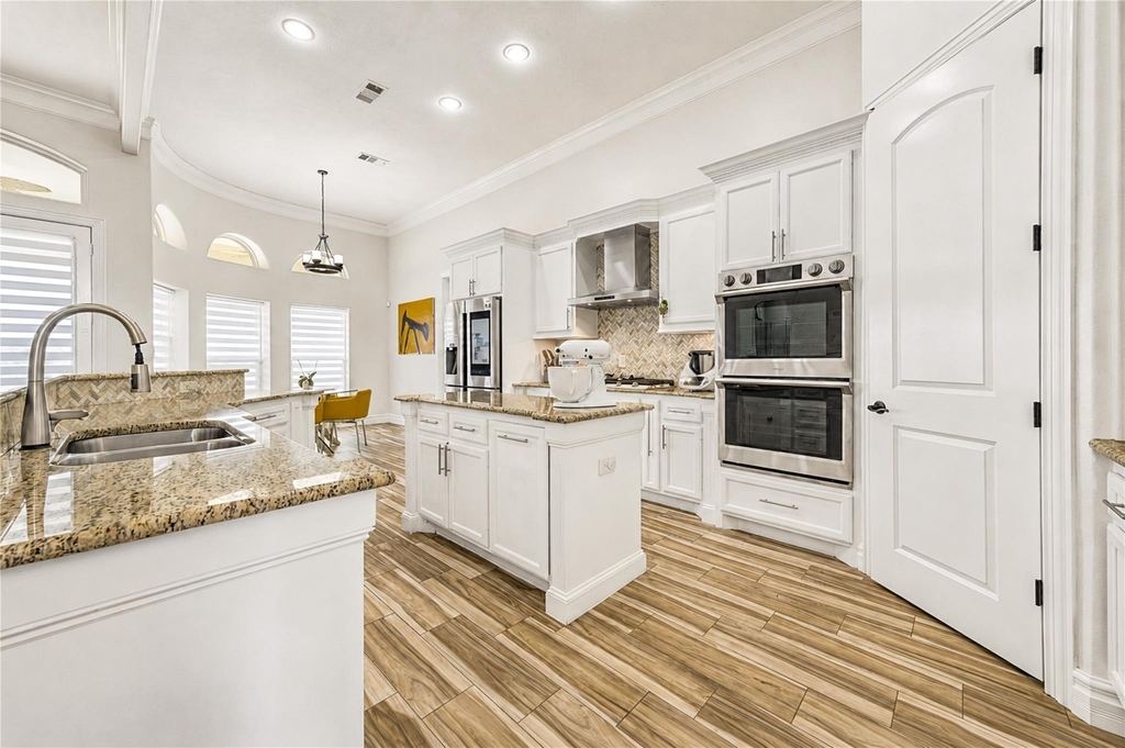 8245 Stacy - Photo 11