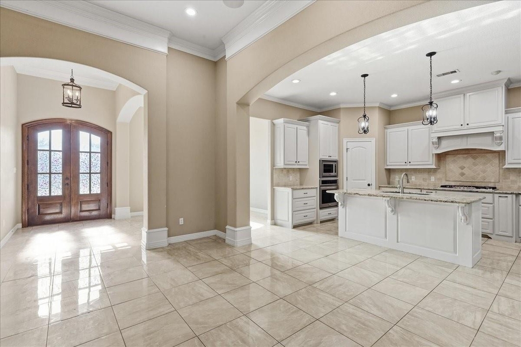 160 Colonial Estates Drive - Photo 1