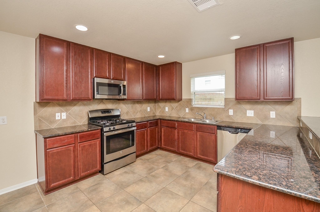21610 Yeaney Drive - Photo 9