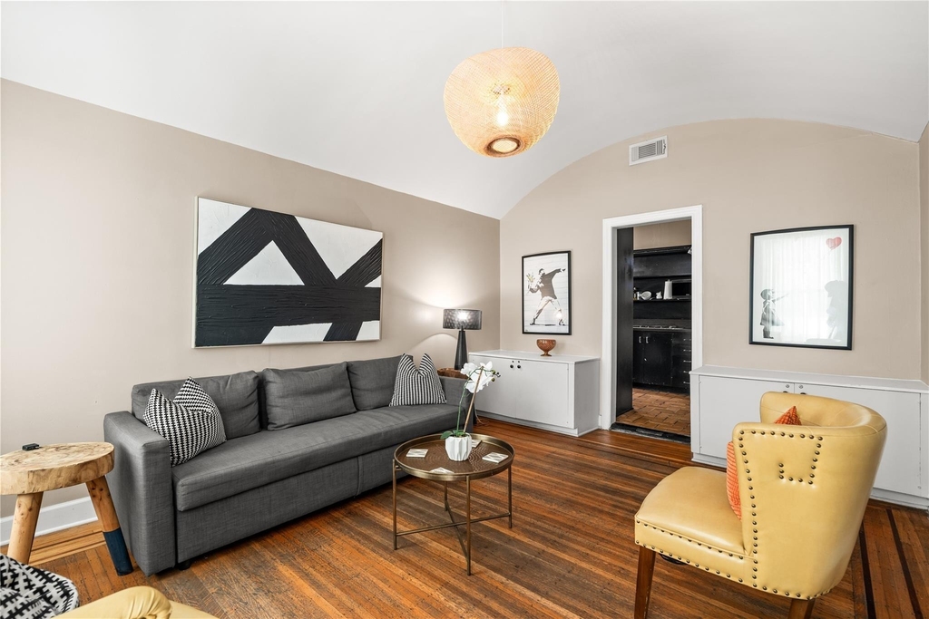 1202 Hawthorne Street - Photo 5