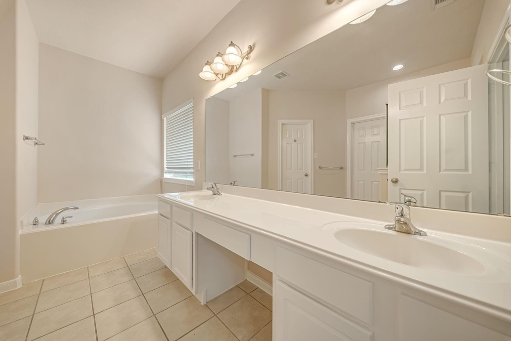 18106 Linden Forest Lane - Photo 21
