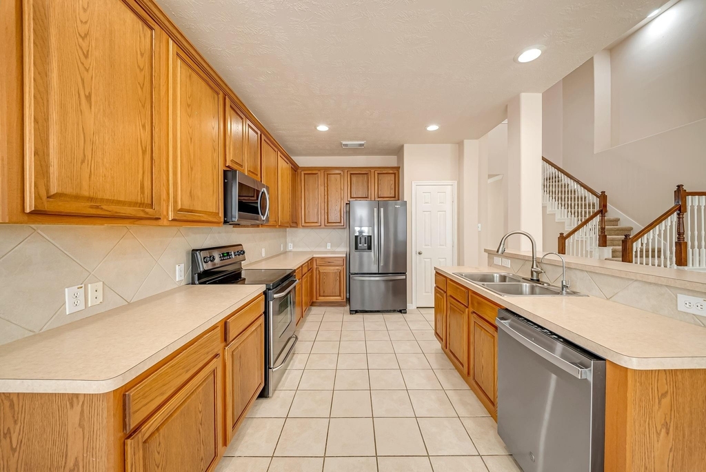18106 Linden Forest Lane - Photo 11