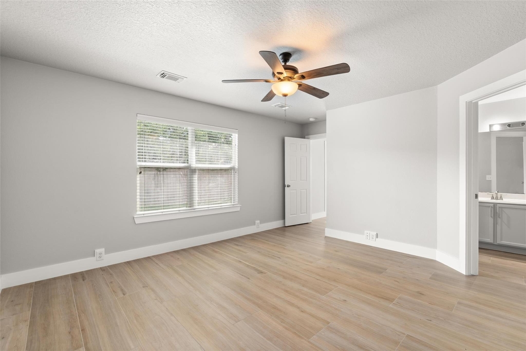 7310 Wisteria Chase Place - Photo 11