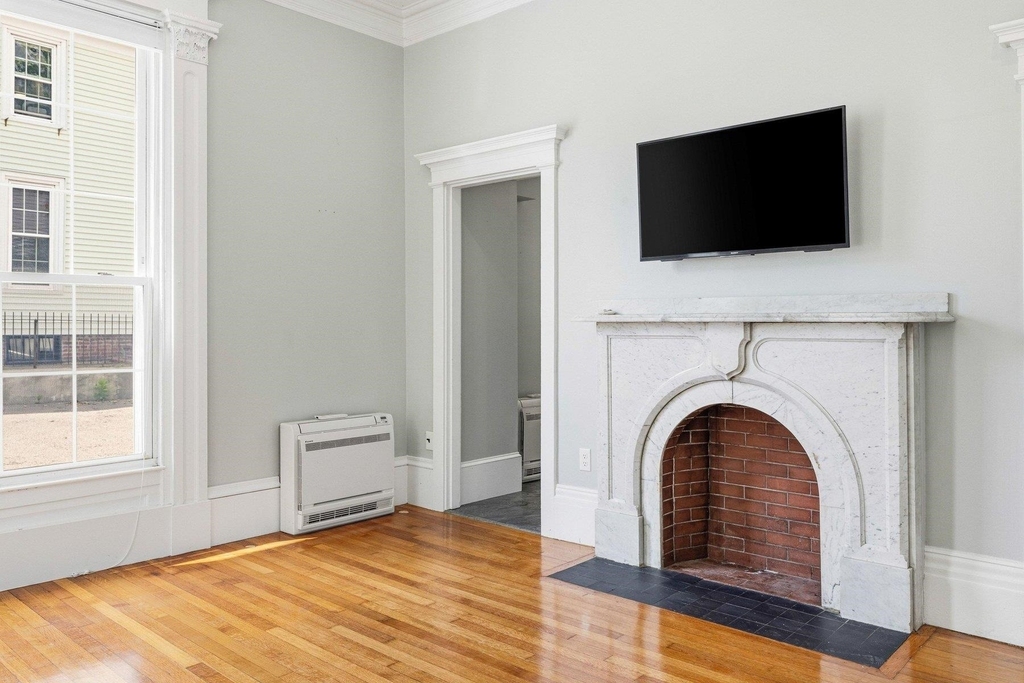 649 State - Photo 7