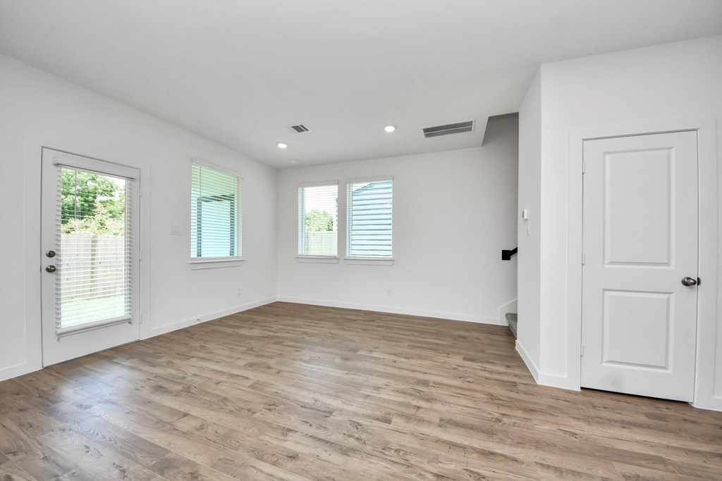 1930 Olivos Street - Photo 23