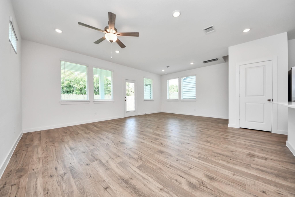 1930 Olivos Street - Photo 21