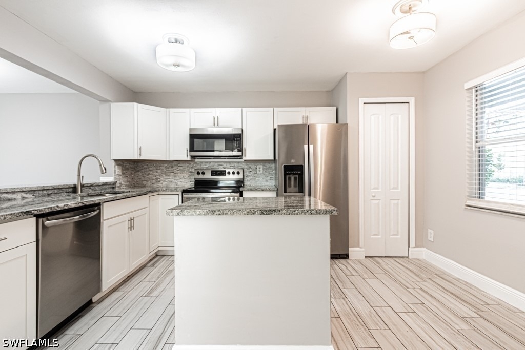 1392 Churchill Circle - Photo 2