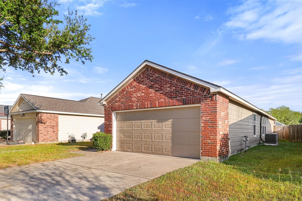 18218 Wild Orchid Drive - Photo 2