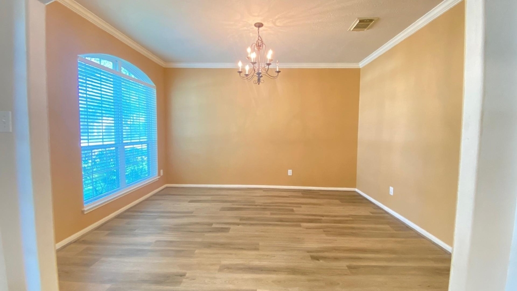 2503 Westerlake Drive - Photo 3