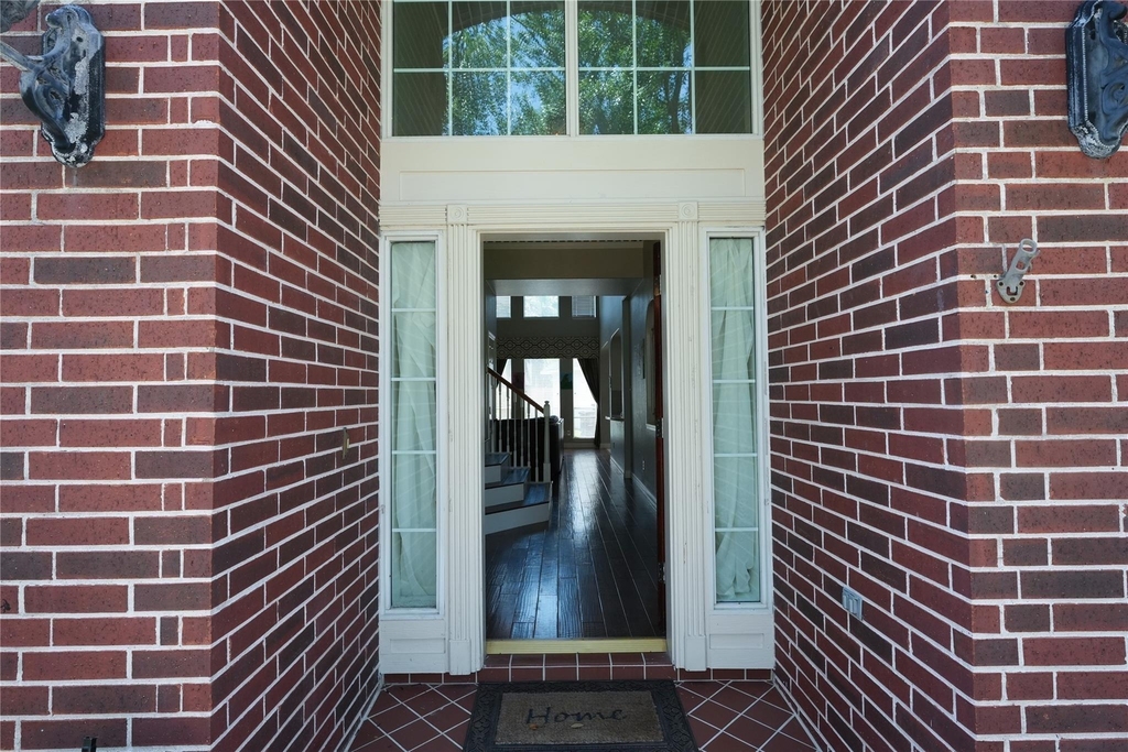 2422 Lansing Circle - Photo 0