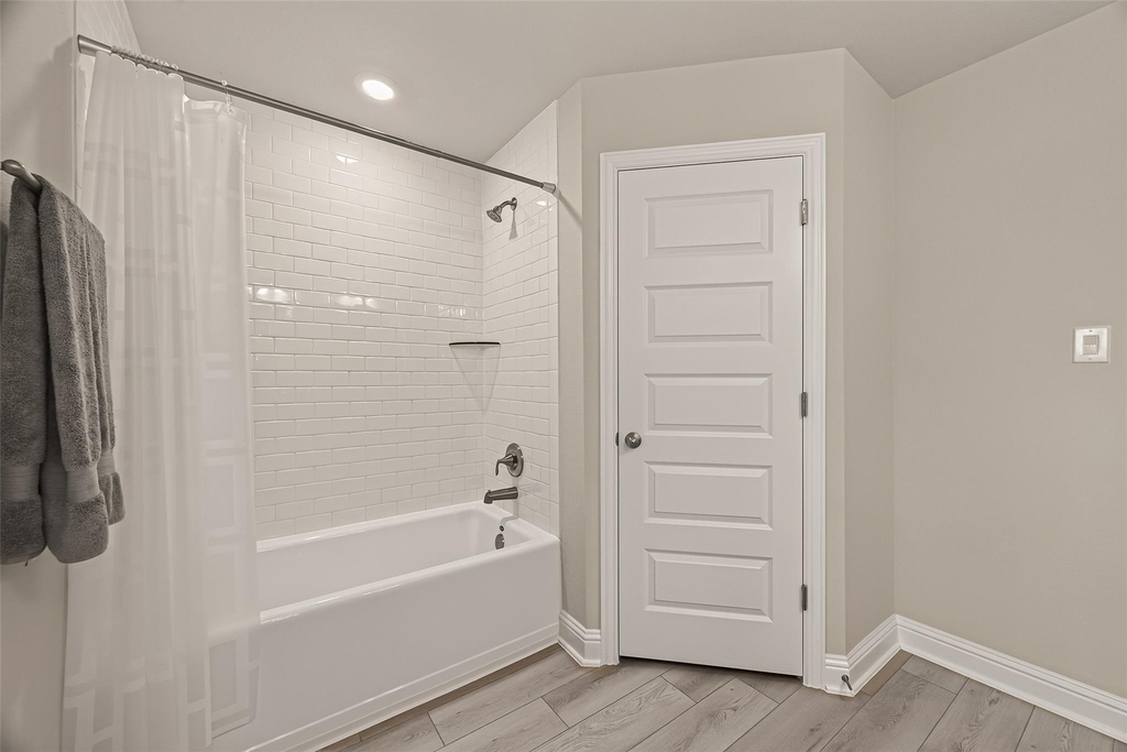 2605 Golden Palms - Photo 36