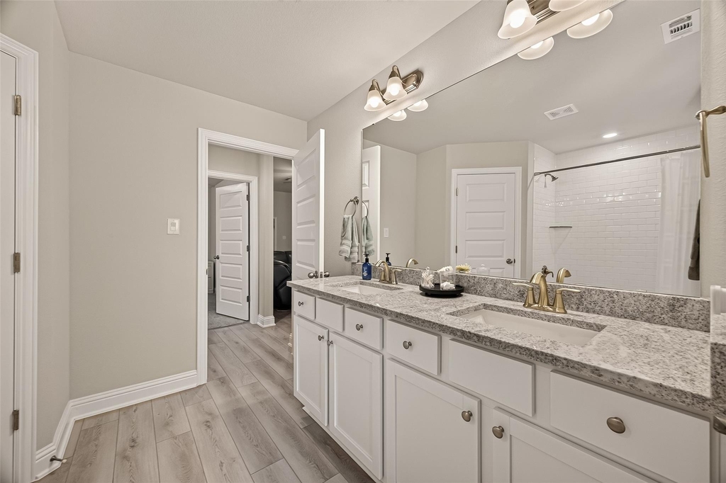 2605 Golden Palms - Photo 11