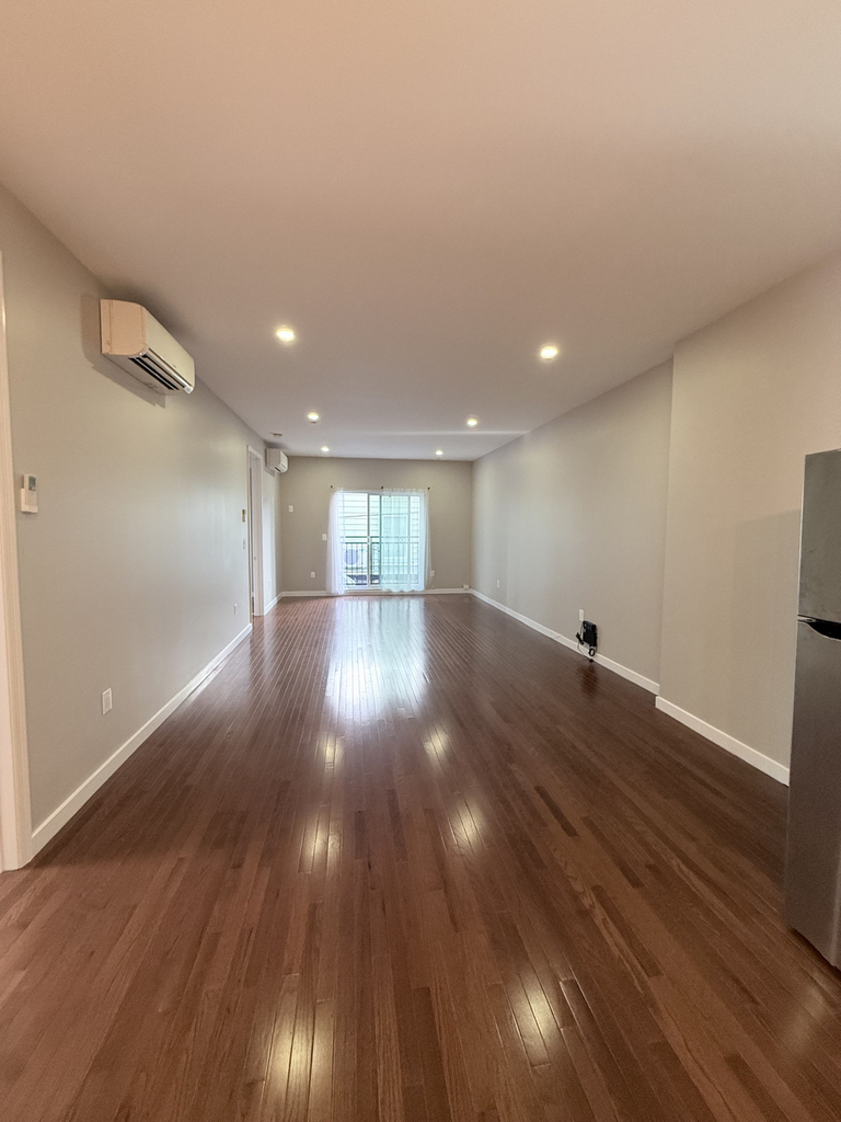 Myrtle Ave 68th Ave - Photo 2