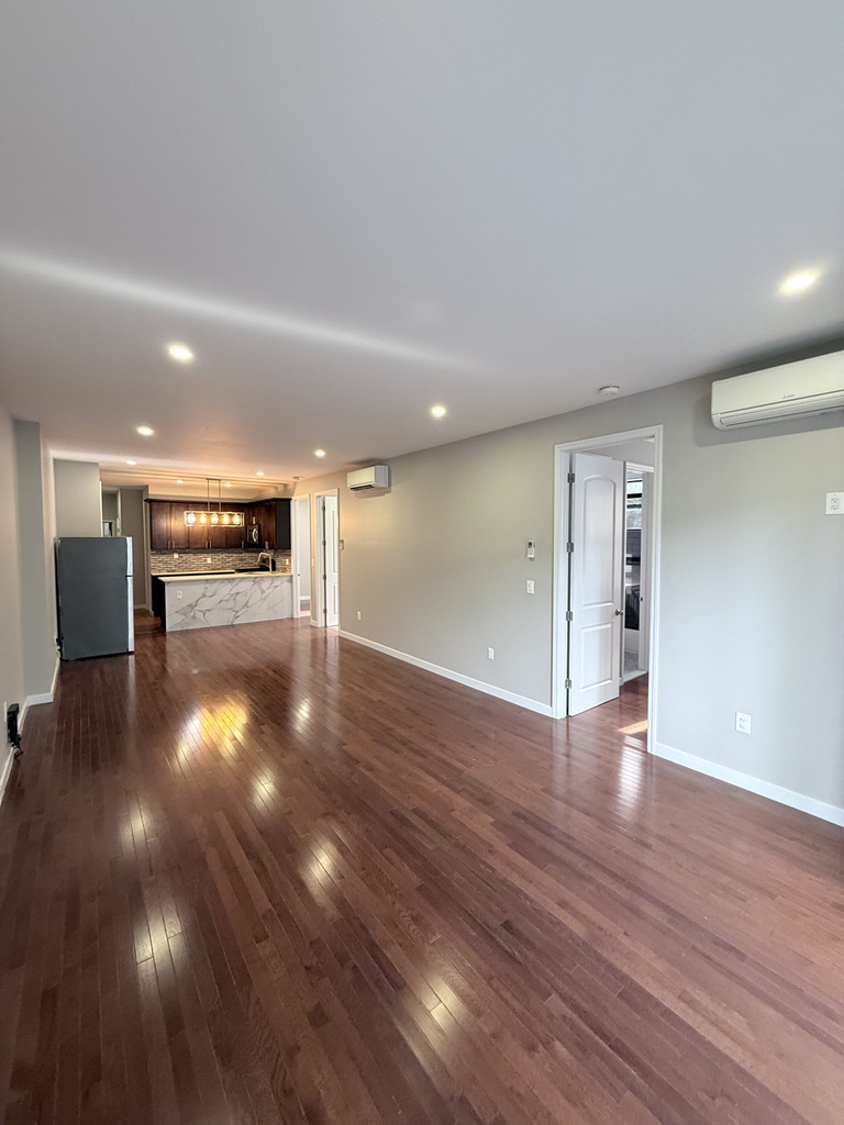 Myrtle Ave 68th Ave - Photo 1