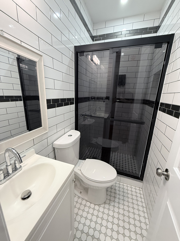 Myrtle Ave 68th Ave - Photo 10