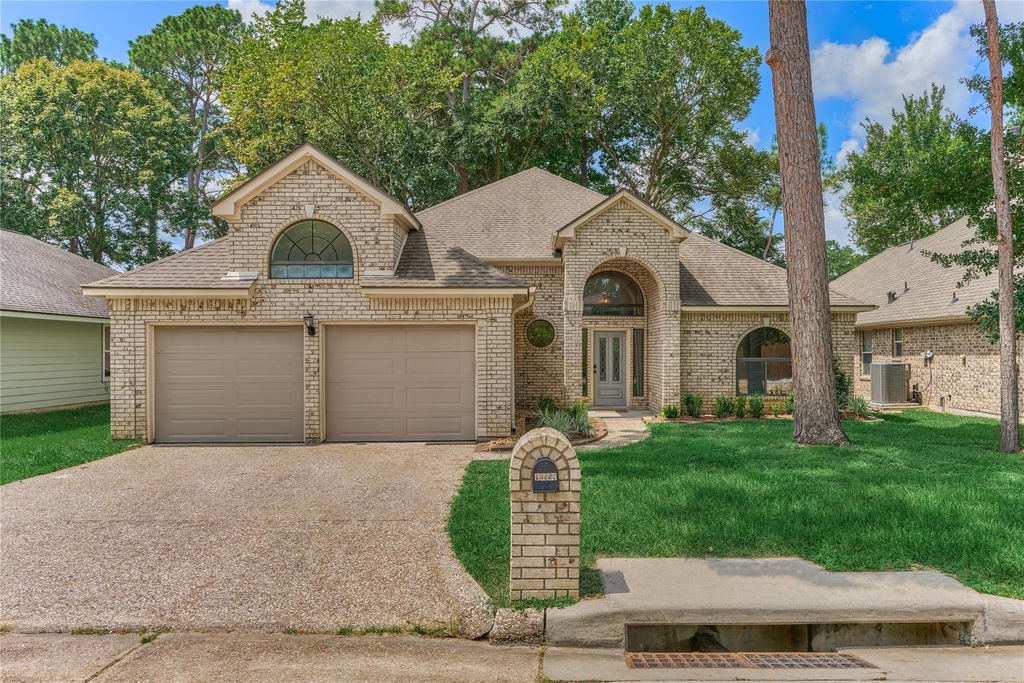 13707 Fountainview Drive - Photo 0