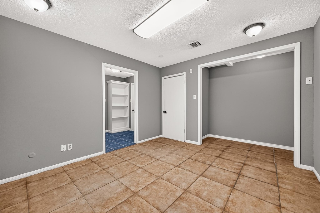 19002 Mirror Lake Drive - Photo 22