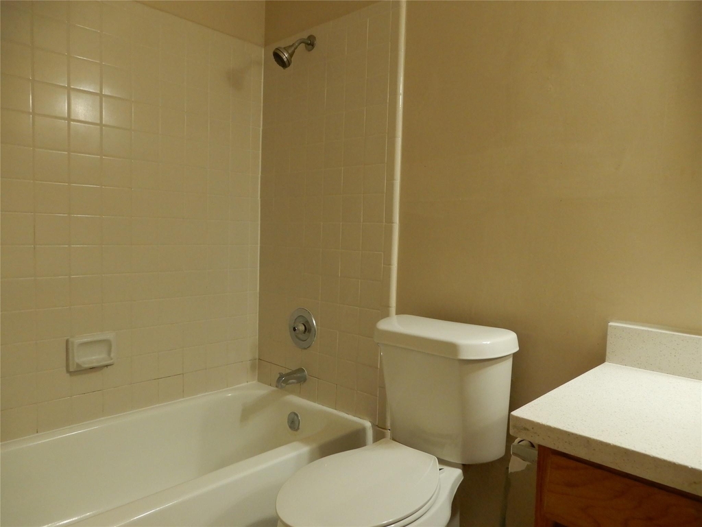 9797 Leawood Boulevard - Photo 11