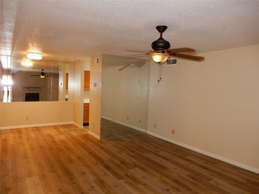 9797 Leawood Boulevard - Photo 3