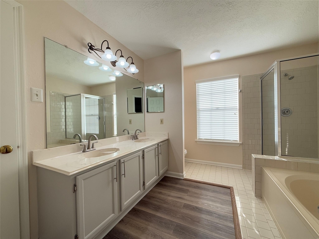 1559 Hillside Elm Street - Photo 18
