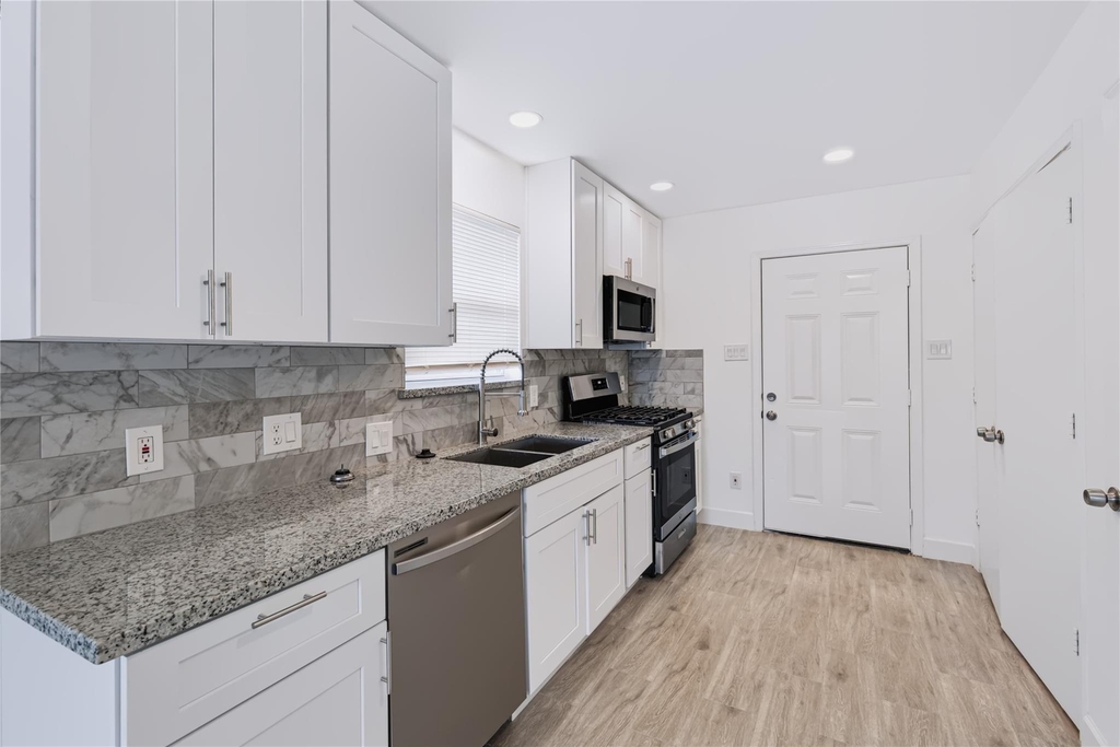 11522 Mosscrest Drive - Photo 3
